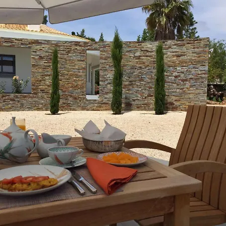 L&f House Bed and Breakfast