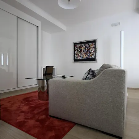 L&f House 4* Алгош