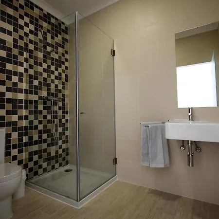 L&f House Bed and Breakfast Algoz