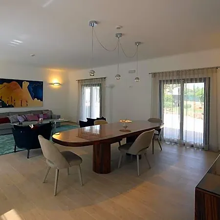 L&f House 4*