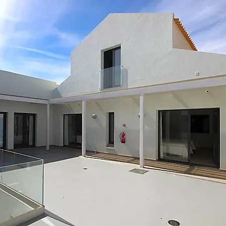 L&f House 4*